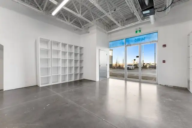 Prime Commercial Space for Lease!