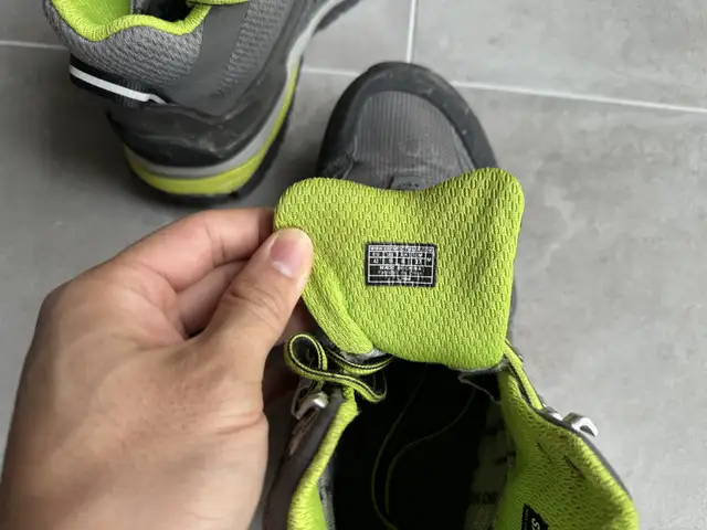 Keen APhlex Waterproof Hiking Boot - Size 9  in Men's Shoes in Markham / York Region - Image 3