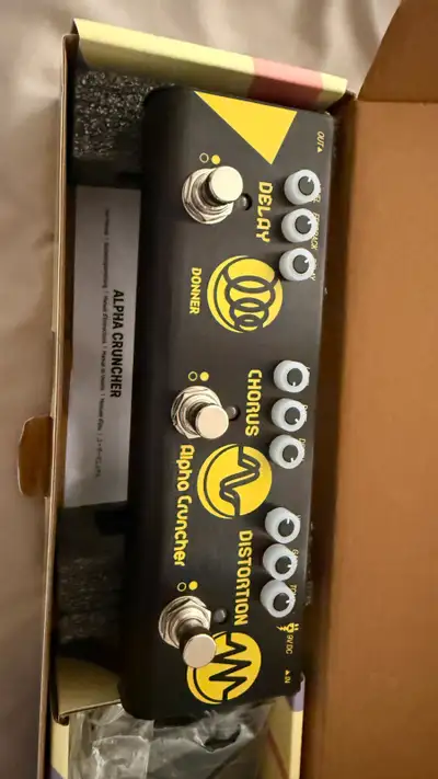 Donner Alpha Cruncher Multi-Effects Pedal, View more