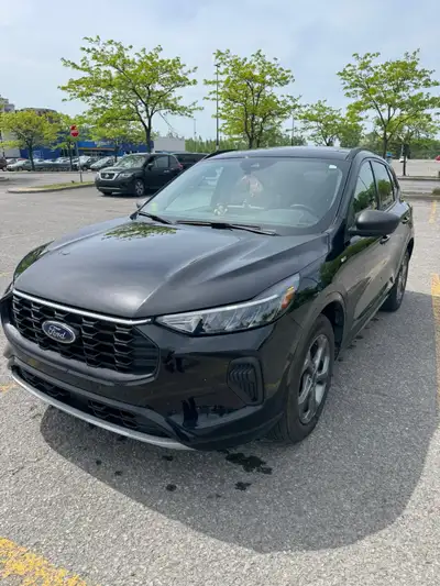 2023 Ford Escape AWD ( all wheel drive) Very good condition. Small scratche on leftside back bumper....