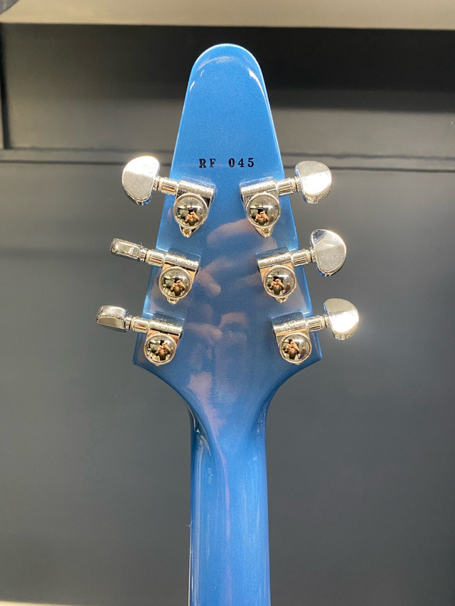 Gibson Custom Shop Richie Faulkner Flying V, Pelham Blue in Guitars in Strathcona County - Image 4
