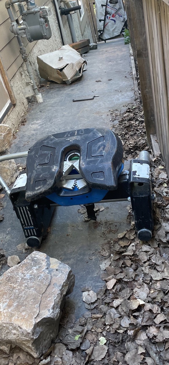 Sliding 5th wheel hitch Reese 16k RV & Camper Parts & Accessories