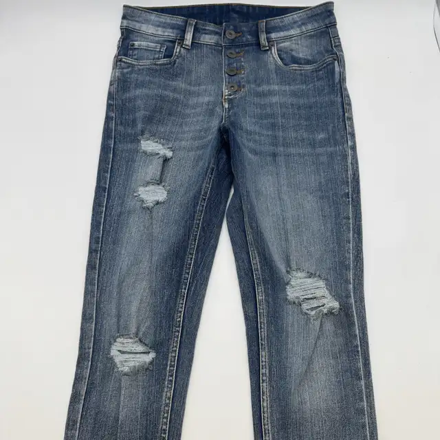 Jeanologie Distressed Button Fly Jeans Women's Size 6 (US) in Women's - Bottoms in City of Toronto - Image 2