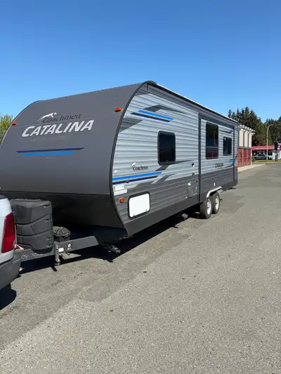 2020 coachman Catalina Legacy 26 foot rear living room. Built to be towed behind 1/2 ton pick up. Ex...