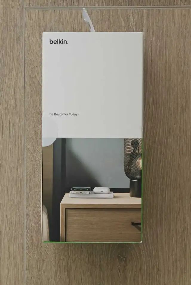 BRAND-NEW Belkin 2-in-1 MagSafe Charging Pad UNOPENED in Cell Phone Accessories in Victoria - Image 3