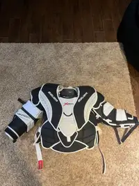 BAUER VAPOR X900 BRAND NEW CHEST PROTECTOR