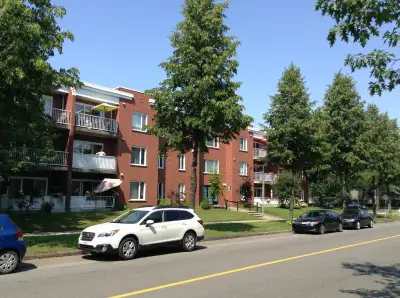 Campanile. 3.5 avec climatiseur, ascenseur et stat. intérieur