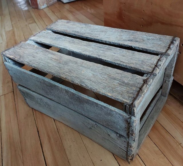 *bien LIRE l'annonce* Boîte en bois Caisse VINTAGE Wooden Crate dans Art et objets de collection  à Ville de Montréal - Image 2
