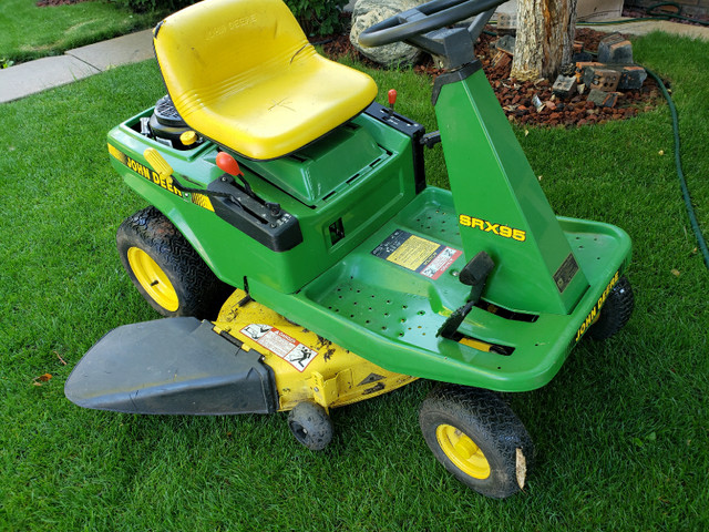 John Deere SRX 95 riding lawn mower in Lawnmowers & Leaf Blowers in Red Deer - Image 4