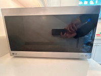Brand new LG Microwave 1200W