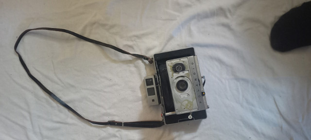 I deliver! Polaroid Camera in Arts & Collectibles in St. Albert - Image 3