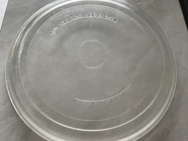Microwave plate in Microwaves & Cookers in Belleville - Image 3