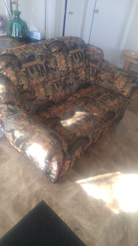 Chaise roi, meuble antique, sofa, fauteuil, causeuses dans Chaises, Fauteuils inclinables  à Laurentides - Image 4
