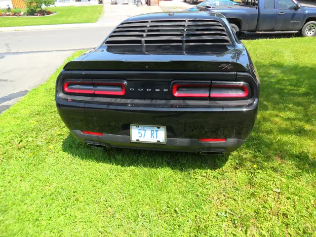 2020 dodge challenger r/t hemi 5.7 in Cars & Trucks in Ottawa - Image 5