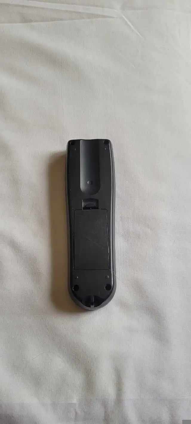 JVC LP20878-001 remote control for VCR/TV in Video & TV Accessories in City of Montréal - Image 3