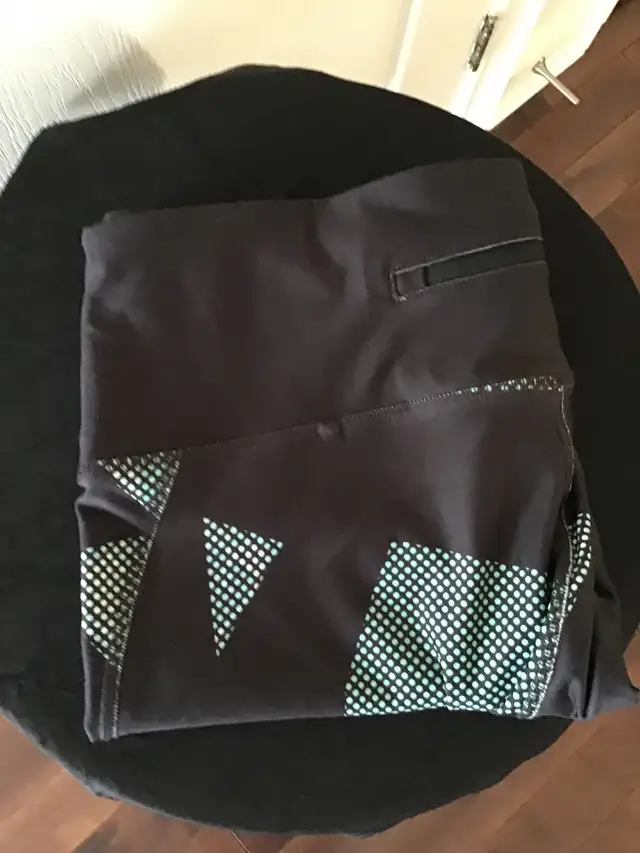 NX Sport Leggings in Women's - Bottoms in Markham / York Region - Image 2