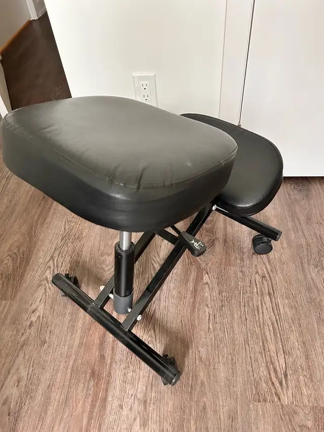 Ergonomic Kneeling Chair in Chairs & Recliners in Markham / York Region - Image 4