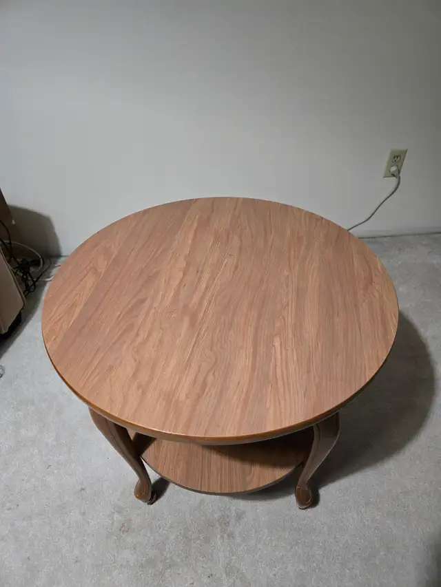 Small Table576949721309521922