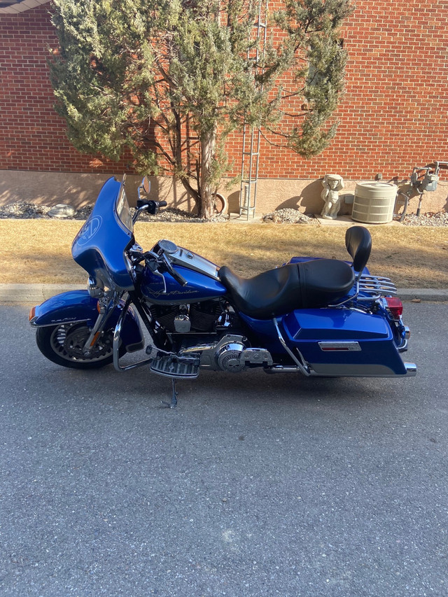 2009 Harley Road King in Touring in Lethbridge - Image 3