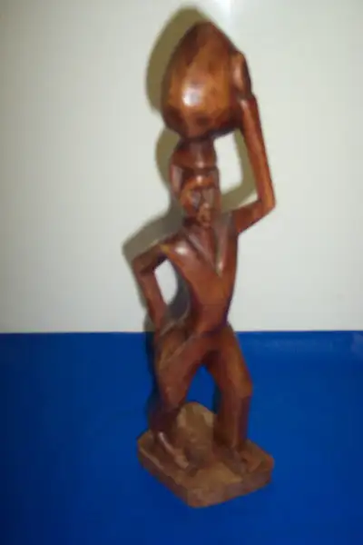 Statuette en bois, View more