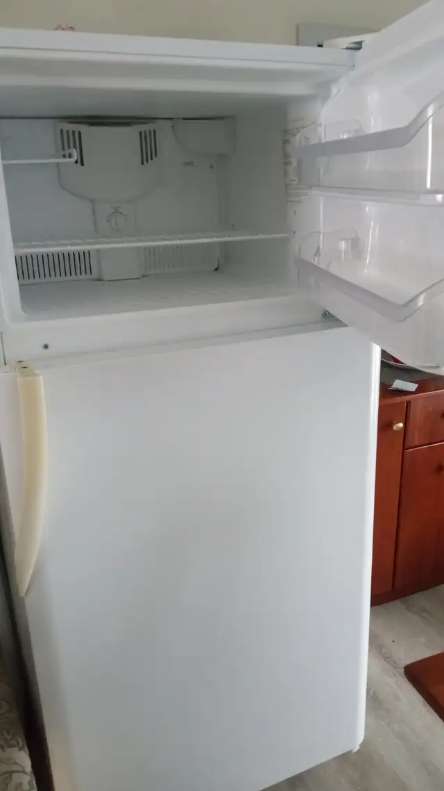 Réfrigérateur in Refrigerators in Québec City - Image 4