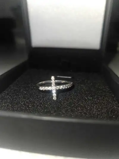 Real diamonds 14kt ,looking for 1100 OBO