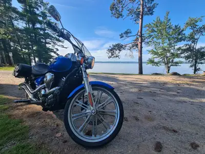 Well‑maintained 2009 Kawasaki Vulcan 900, perfect for weekend rides or cruising around town. It runs...