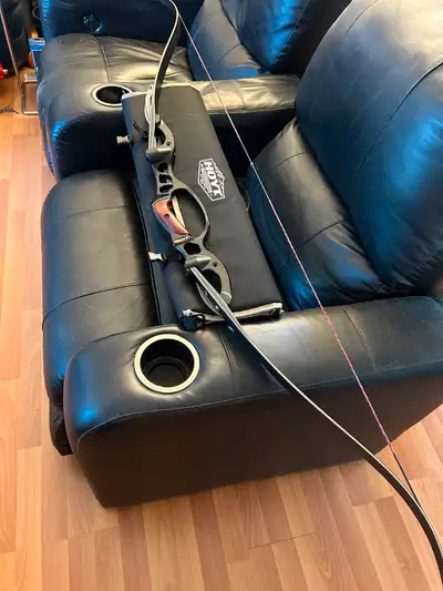 HOYT TIBURON 64 inch 30lb draw weight take down recurve bow, formula limbs with Hoyt carrying case....