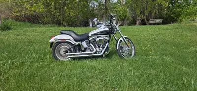 2004. 38,xxx kms on bike, 8000 on stage 4 95big bore screamin eagle. Vance and Hines exhaust, Thunde...