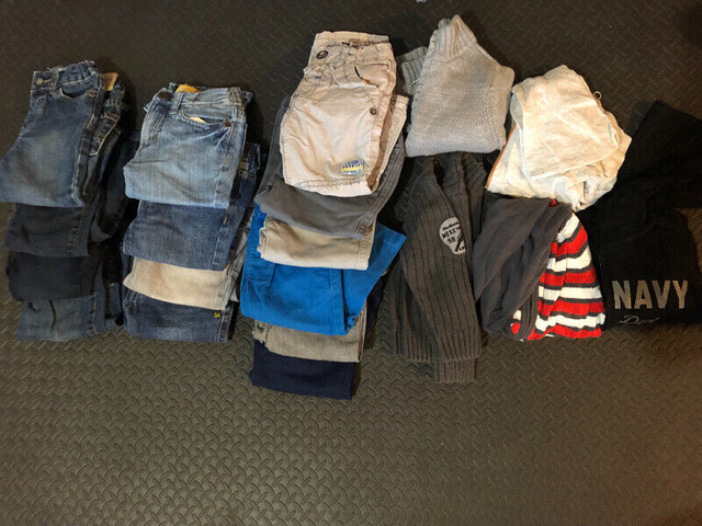 Lot de vêtements pour garçon de 12 à 18 mois in Clothing - 12-18 Months in Lévis - Image 2