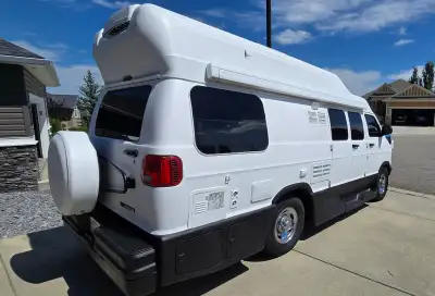 2000 Dodge Leisure Travel Campervan – Excellent Condition – Only 118,700 km *** Van is located in Ok...