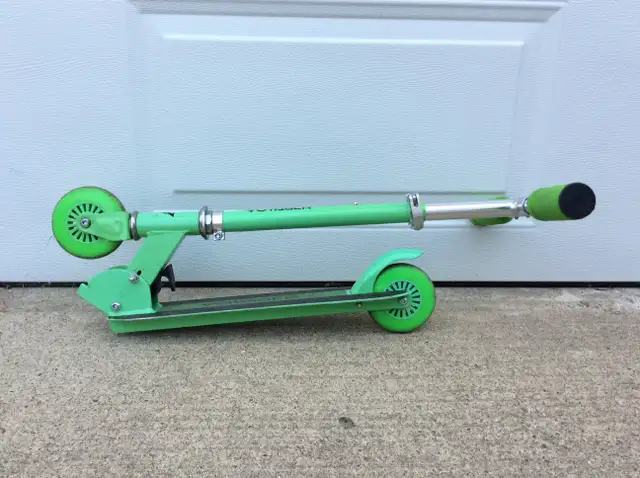 CHILDS KICK SCOOTER590084622275717122