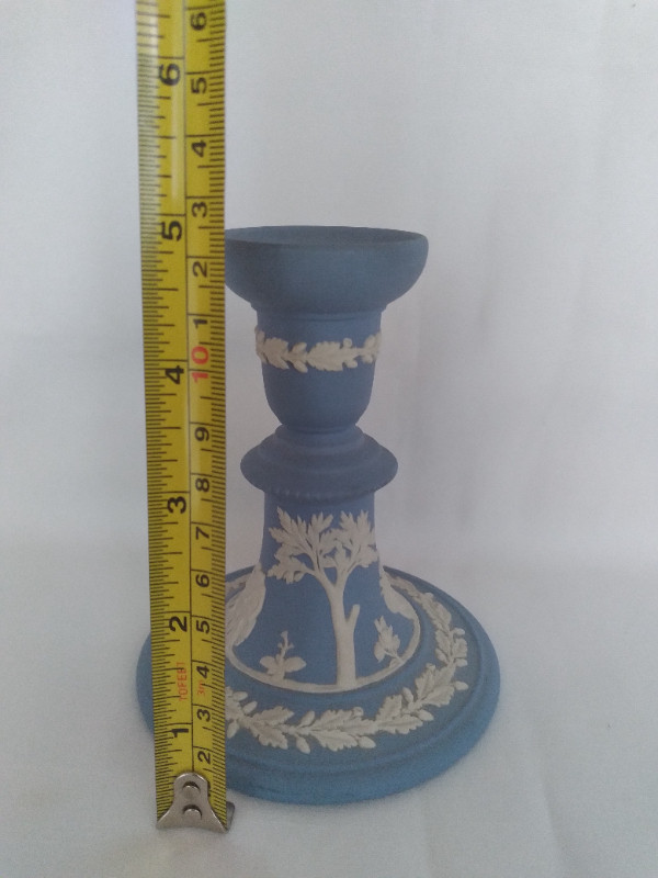 Single Wedgwood Candle Holder in Arts & Collectibles in Barrie - Image 2