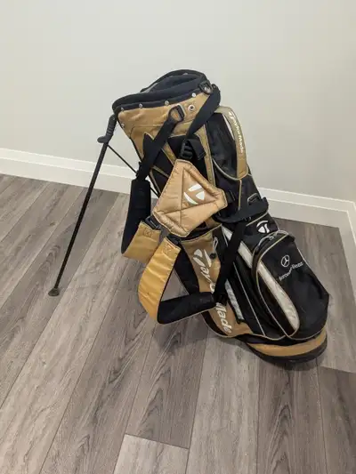 Taylormade Lightweight Stand-up Back Pack Carry Golf Bag, View more