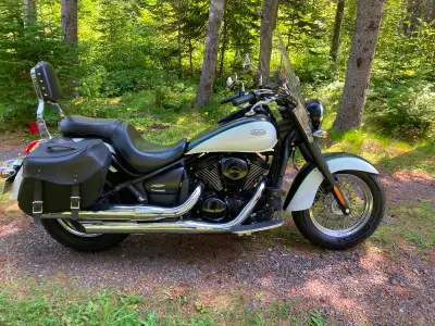 Pristine condition Less than 1000 kms on Michelin tires Driver floor boards Windshield Water proof l...