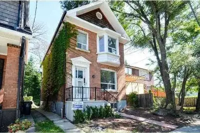 2BD Upper Mid-Town Toronto (Mount Pleasant Eglinton) Bright and Sunlit all Around, Upper Level, Midt...
