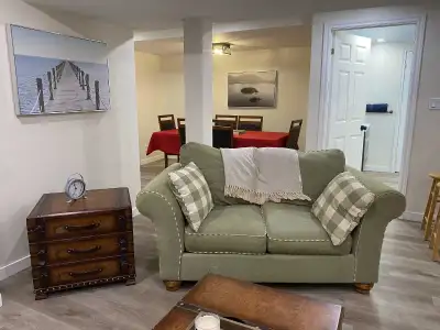 I have a 2 bedroom apartment available mid February! 5 minute drive from Huntsville Hospital, short...