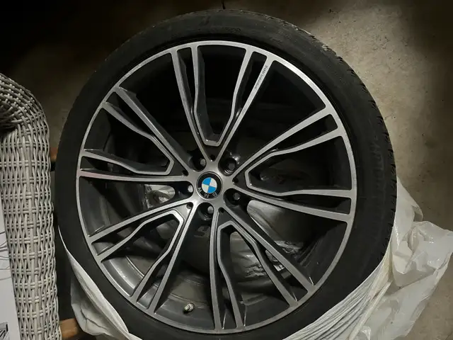 21 inch OEM Rims.  set of 4 with tires. . X3/X4 BMW in Tires & Rims in Hamilton - Image 5