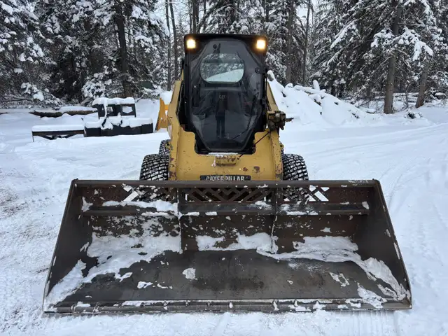 262c Skidsteer for rent or sale in Snow Removal & Property Maintenance in Strathcona County - Image 3