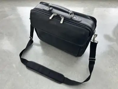 mallette pour portable - Targus - cuir, View more