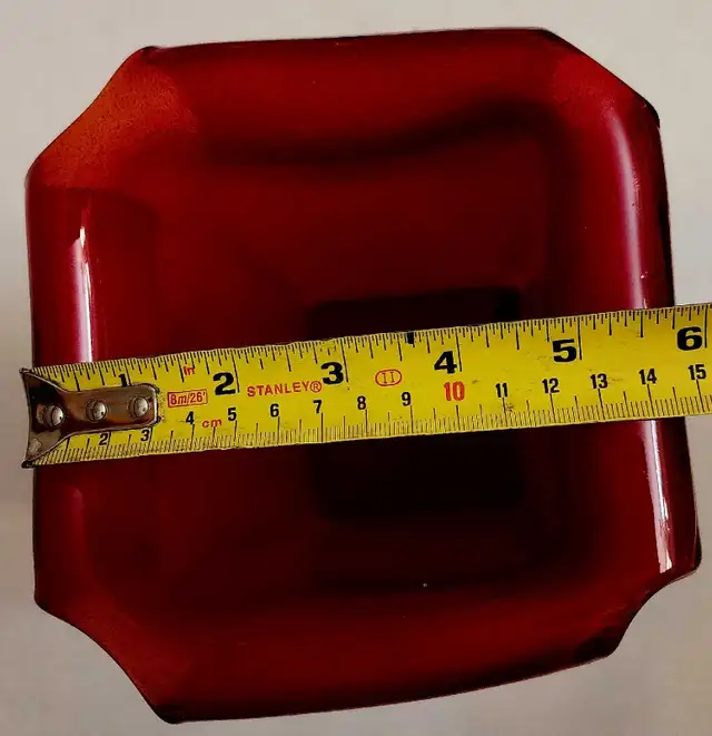 Red Glass Vase in Home Décor & Accents in Calgary - Image 3