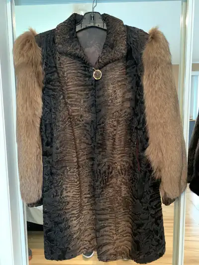 Manteau de fourrure, View more