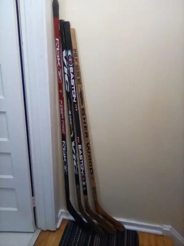 Senior Left Handed Hockey Stick Lot in Hockey in Kawartha Lakes - Image 6