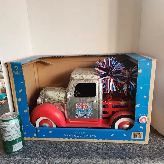 Members Mark Light Up Metal Vintage Truck Brand New In Box  in Toys & Games in Mississauga / Peel Region - Image 2