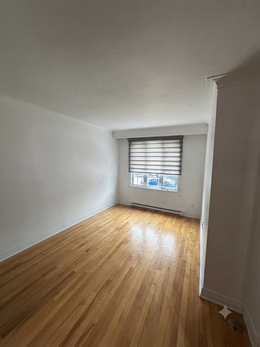 5 1/2 + Sous-Sol, Premiere étage / 1600sqft. Great location. — photo 2