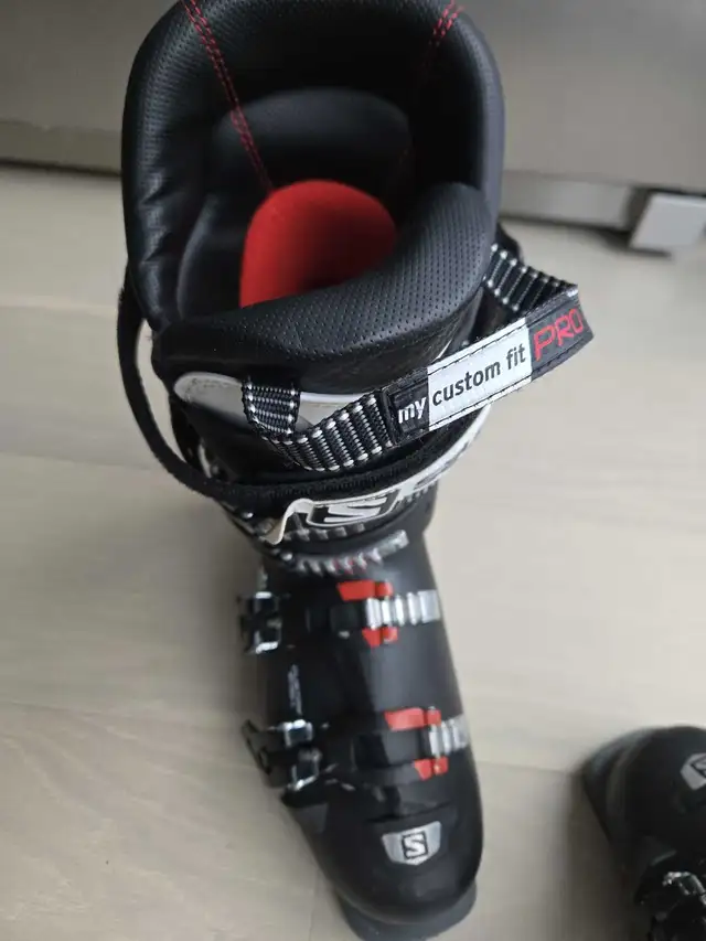 Salomon - adult ski boots -Men- size 8us in Ski in Markham / York Region - Image 5