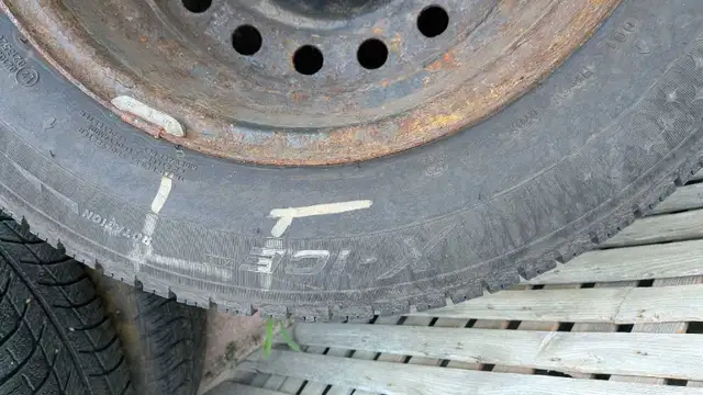 Michelin X-Ice Winter tires on steel rims - 255/60 R16 in Tires & Rims in Kitchener / Waterloo - Image 6
