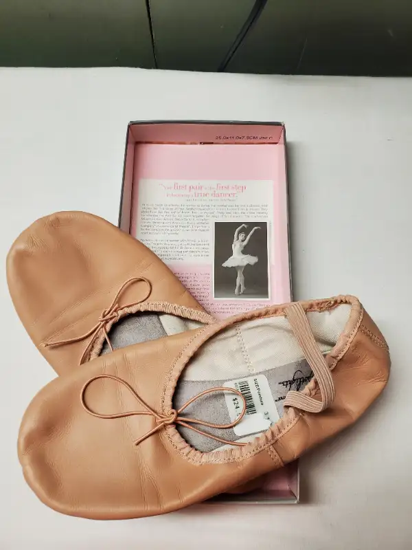 Ballet shoes pink/rose size 3.562863732292098121