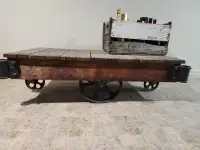 Chariot d'usine antique