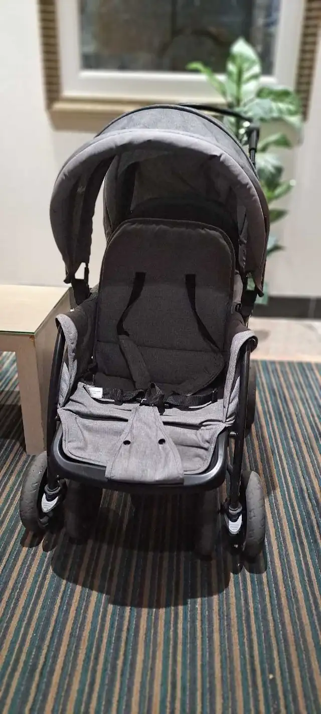 poussette  in Strollers, Carriers & Car Seats in City of Montréal - Image 3